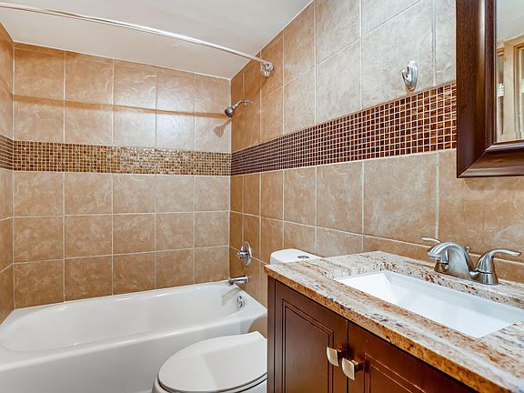 4th image of 998 W Beaver Creek Blvd #204
