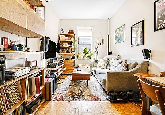 2nd image of 57 W 86th St APT 3C