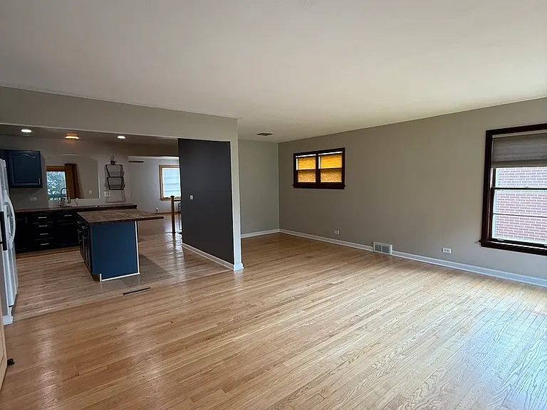 479 N Elm Ave — Photo 3
