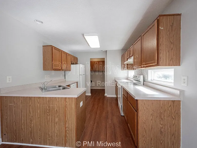 6623 Dunsdin Dr — Photo 8