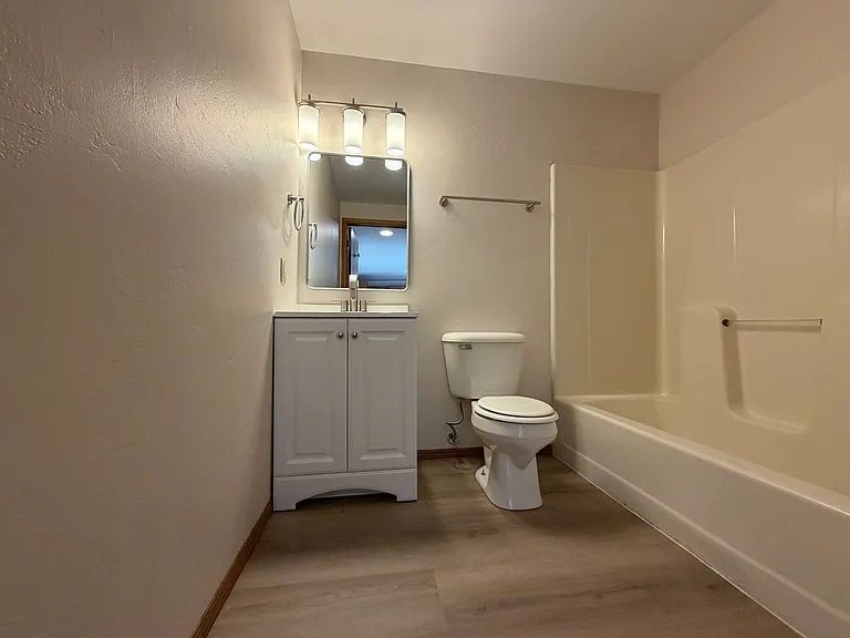 2717 Humboldt Rd — Photo 45