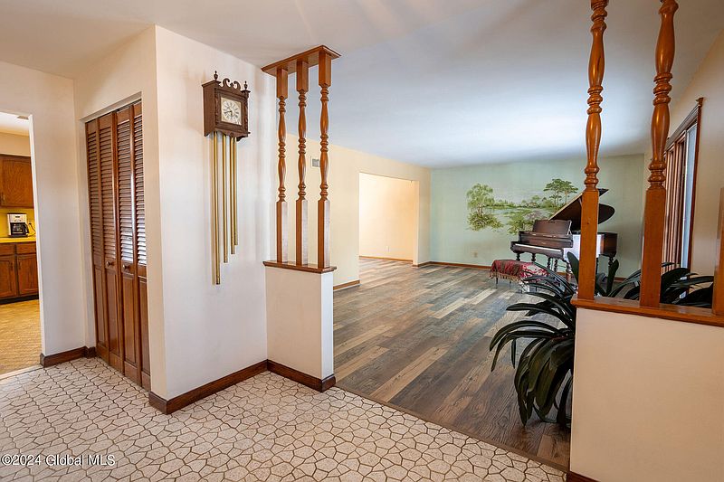 3rd image of 44 Delafield Drive