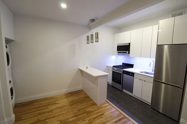 Rented by Blip LLC | media 29