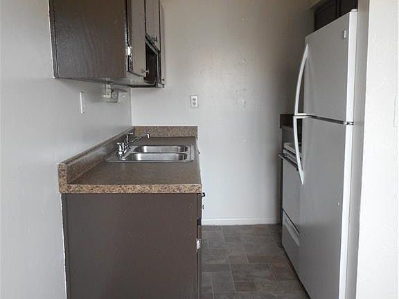 4th image of 2710 Jamestown Ave APT 1A