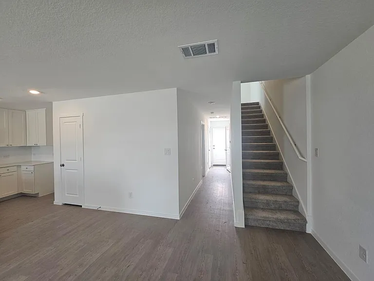 100 Silent Sky Ln — Photo 21