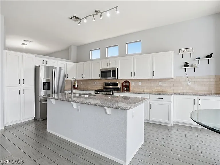 1562 Harwood Ave — Photo 9