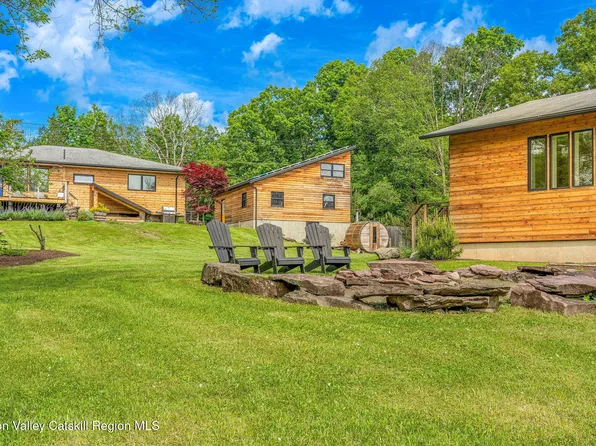 10 Harry Wells Road, Saugerties, NY 12477