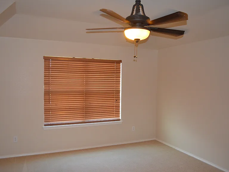 120 Shadybrook Dr — Photo 4