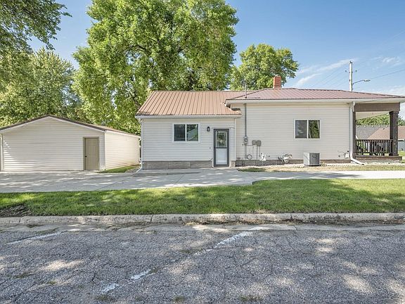 5th image of 809 15th St