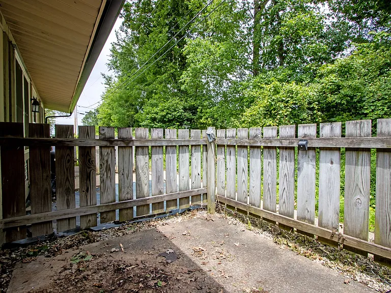 2506 S Columbus Rd — Photo 10