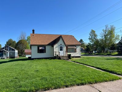 329 Evergreen St, Iron River, MI, 49935