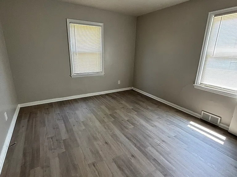 5252 Pine Tree Ln #1&2 — Photo 11