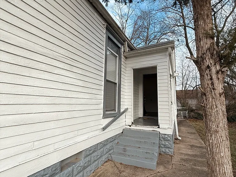 431 Amy Ave — Photo 10