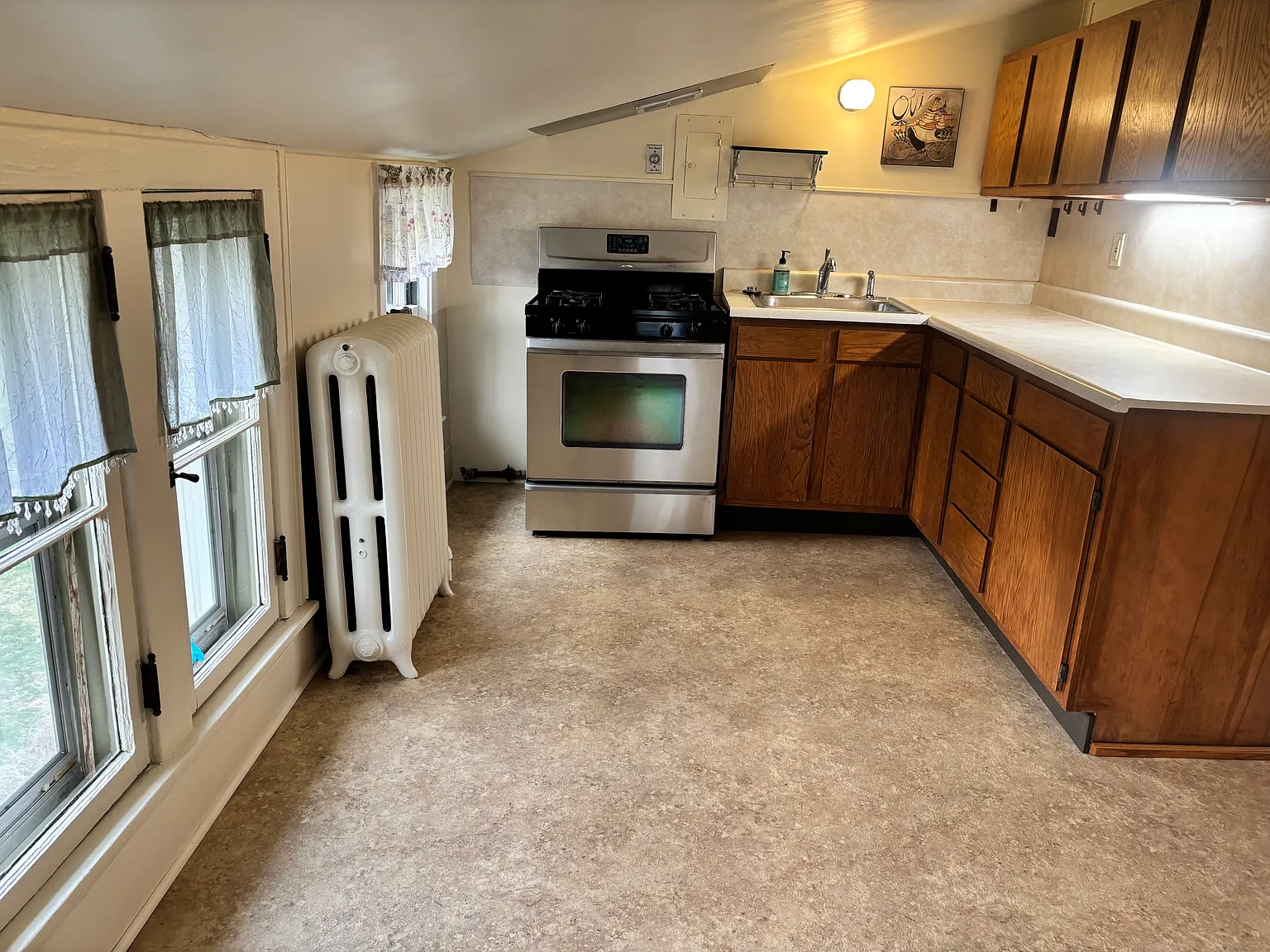 943 Sheridan St APT 4 photo 1