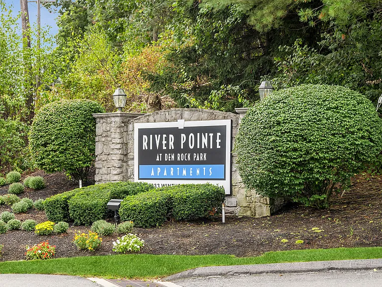 River Pointe at Den Rock Apartments — Photo 39