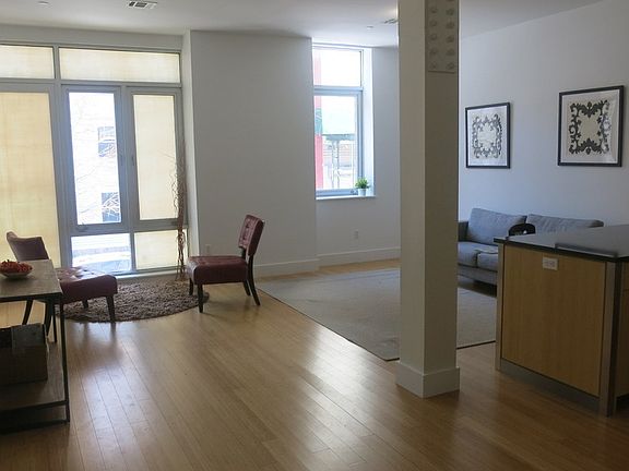 3rd image of 177 Concord St APT 1C