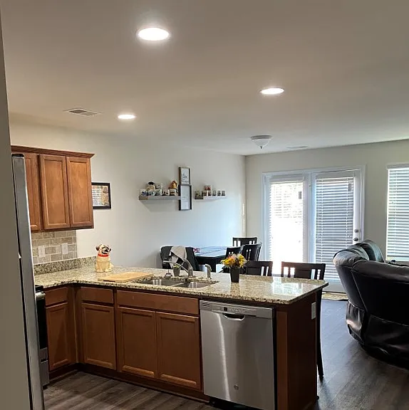 513 Eastfair Dr — Photo 2