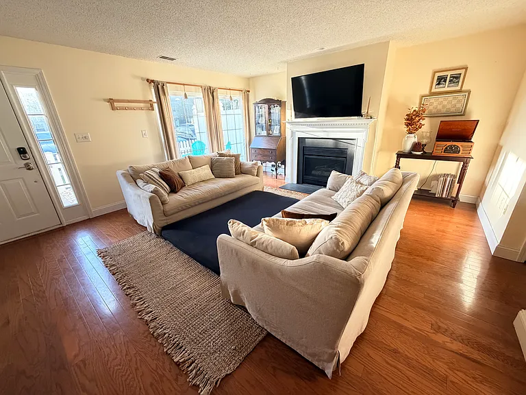 12 Fiddlers Elbow Ct — Photo 3