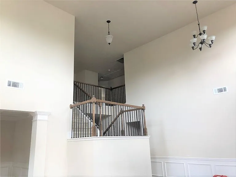 550 Nichols View Way — Photo 8