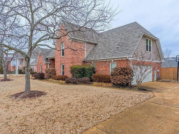 2nd image of 482 E Lawnwood Dr