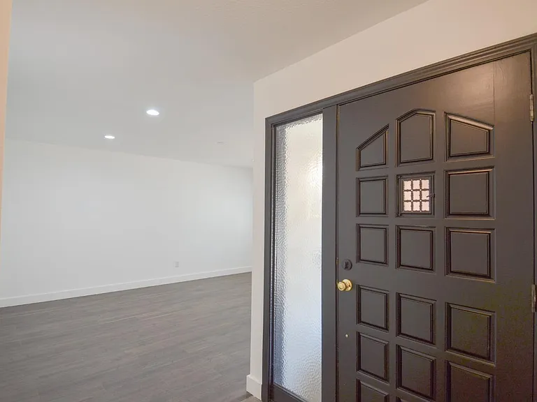 1321 Astoria Dr — Photo 38