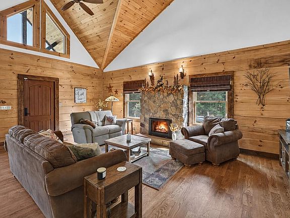 2nd image of 454 Gibson Knob Rd