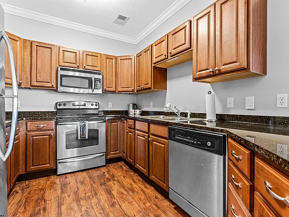 4th image of 2837 Suncrest Vlg