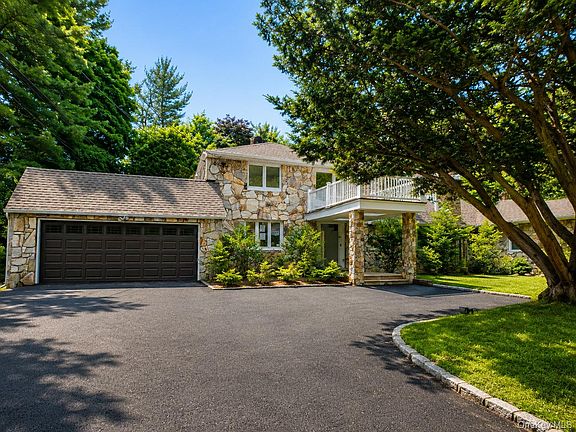 2nd image of 32 Valley Road