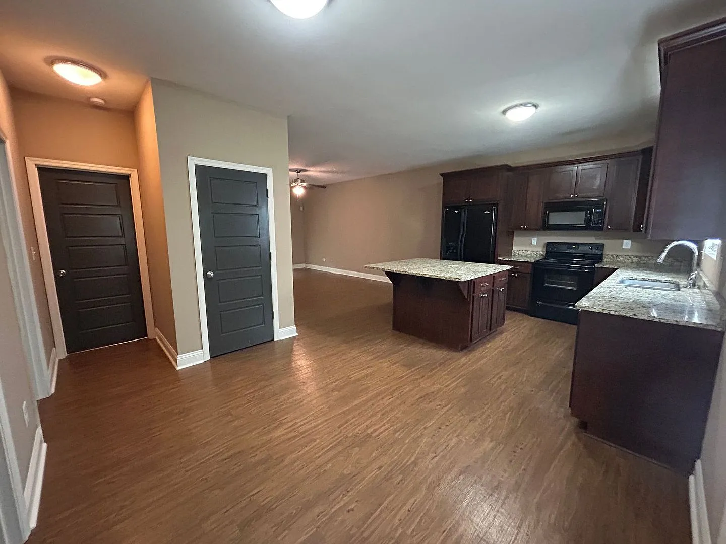Pre-Leasing For August 5th 2027! — Photo 2