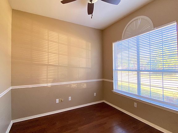 5th image of 4311 Sandalwood Ln