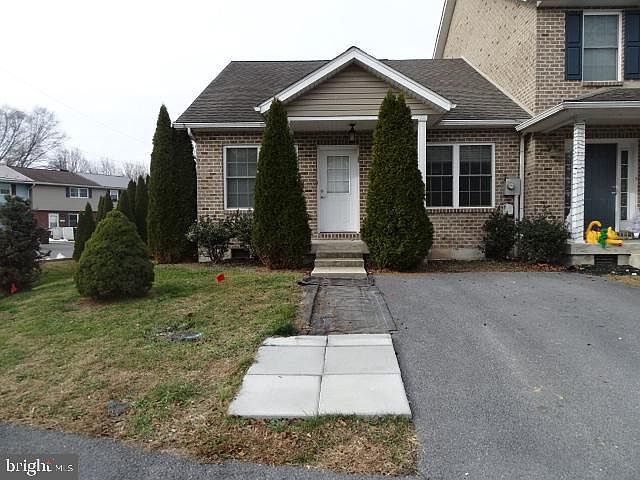 1st image of 107 Meadowcreek Dr S #1