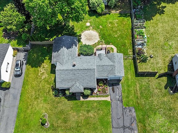 2nd image of 26 Greenmeadow Ln