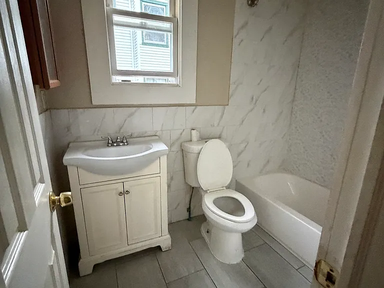 244 Smith St #1 — Photo 2