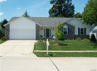 1017 Reddington Oaks Dr, Saint Charles, MO