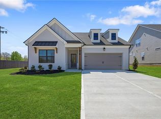 101 Garland Gable Dr, Cartersville, GA 30120