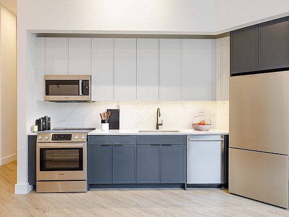 3rd image of 67 Wall St APT 25H
