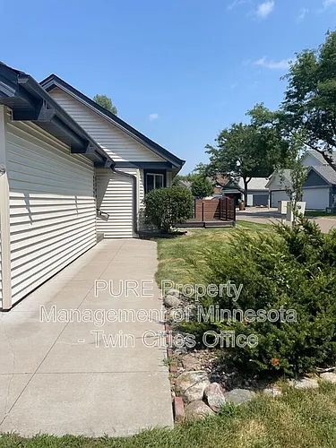 1390 Granada Trl N Photo 1 1390 Granada Trl N Photo 1