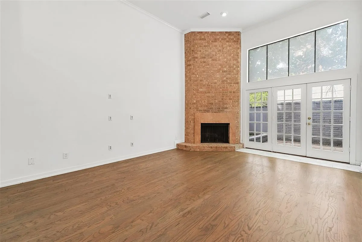 3 bed, 2.5 bath, 1835 sqft, $3,900 — Photo 3
