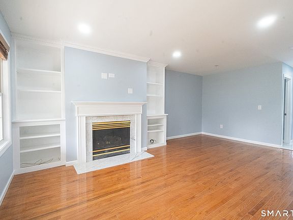 3rd image of 39 Coram Rd APT 1