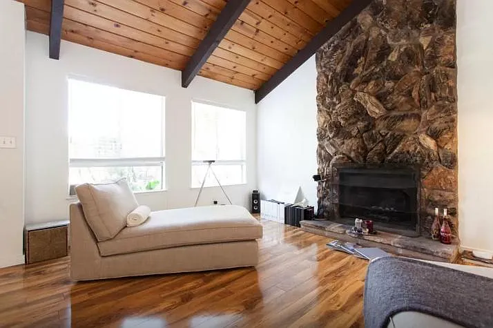 Living Room - 319 Okeefe St