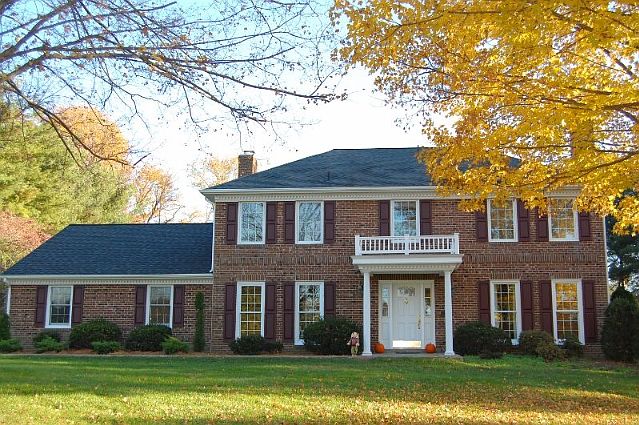 Lovely Colonial, Frontal view of the house