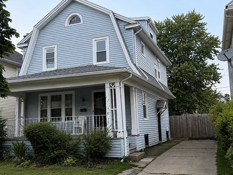 230 E Hazeltine Ave — Photo 1