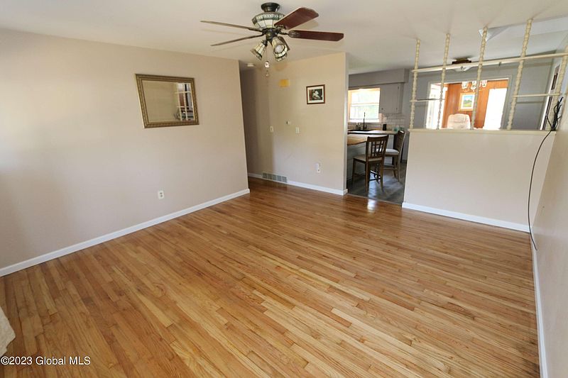 3rd image of 39 S Westcott Road