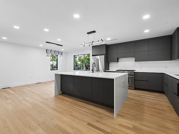 2nd image of 106 Prospect Ter