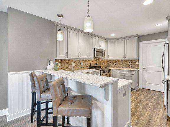 4th image of 843 Rosebud Ct #843