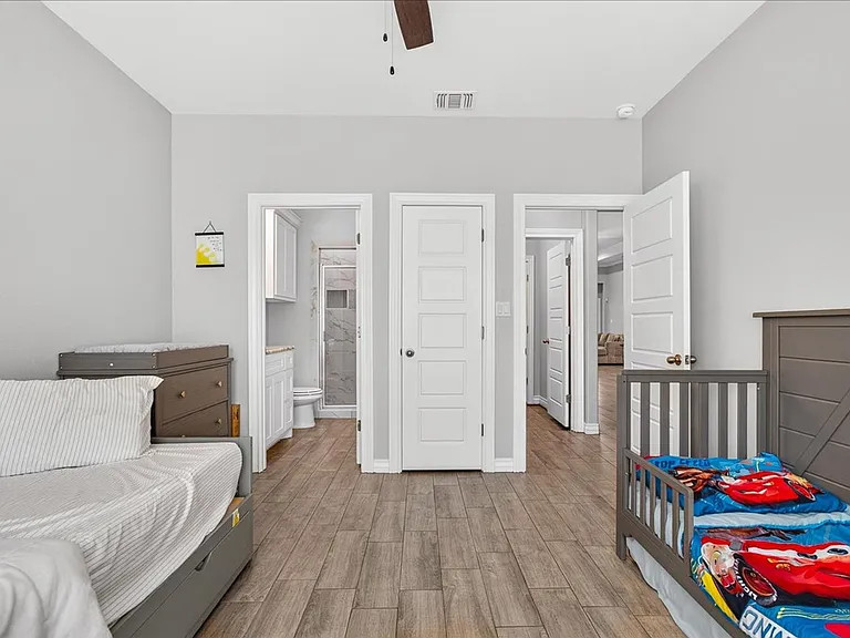 2445 Manuel Ln — Photo 44
