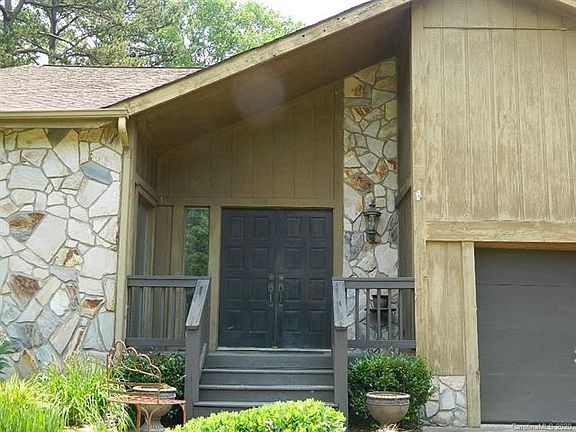 3rd image of 142 Creek Valley Dr #6
