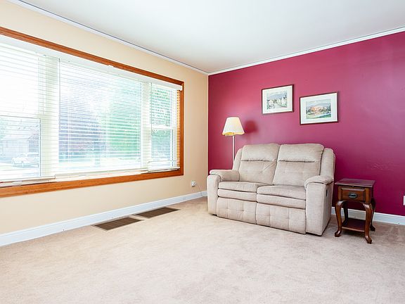 5th image of 9518 S Trumbull Ave