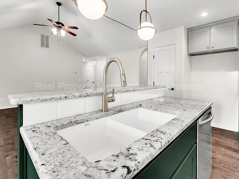 825 S Trail Point Ct — Photo 11
