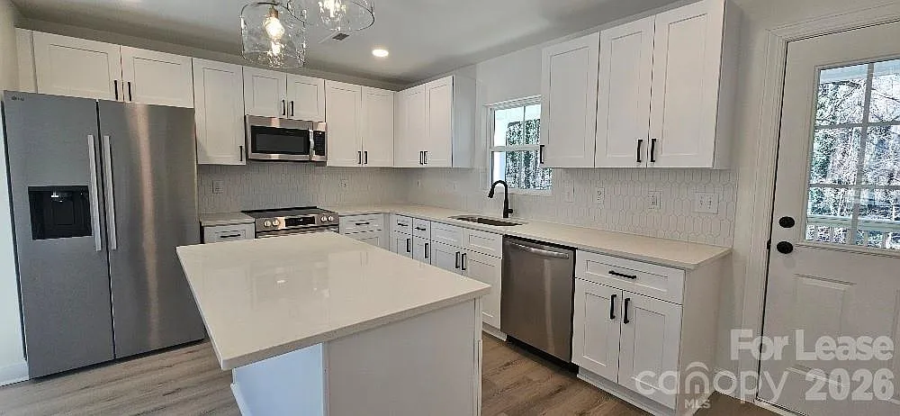 3 bed, 2.5 bath, 1484 sqft, $1,750 — Photo 3